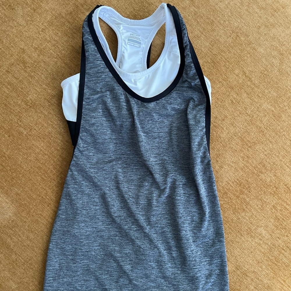 Women’s Nike Dri-FIT Tank Top with Built-In Bra | Small